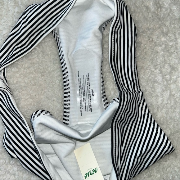 Aerie Classic Bikini Bottoms Black & White Stripped Small NWT - Picture 4 of 4